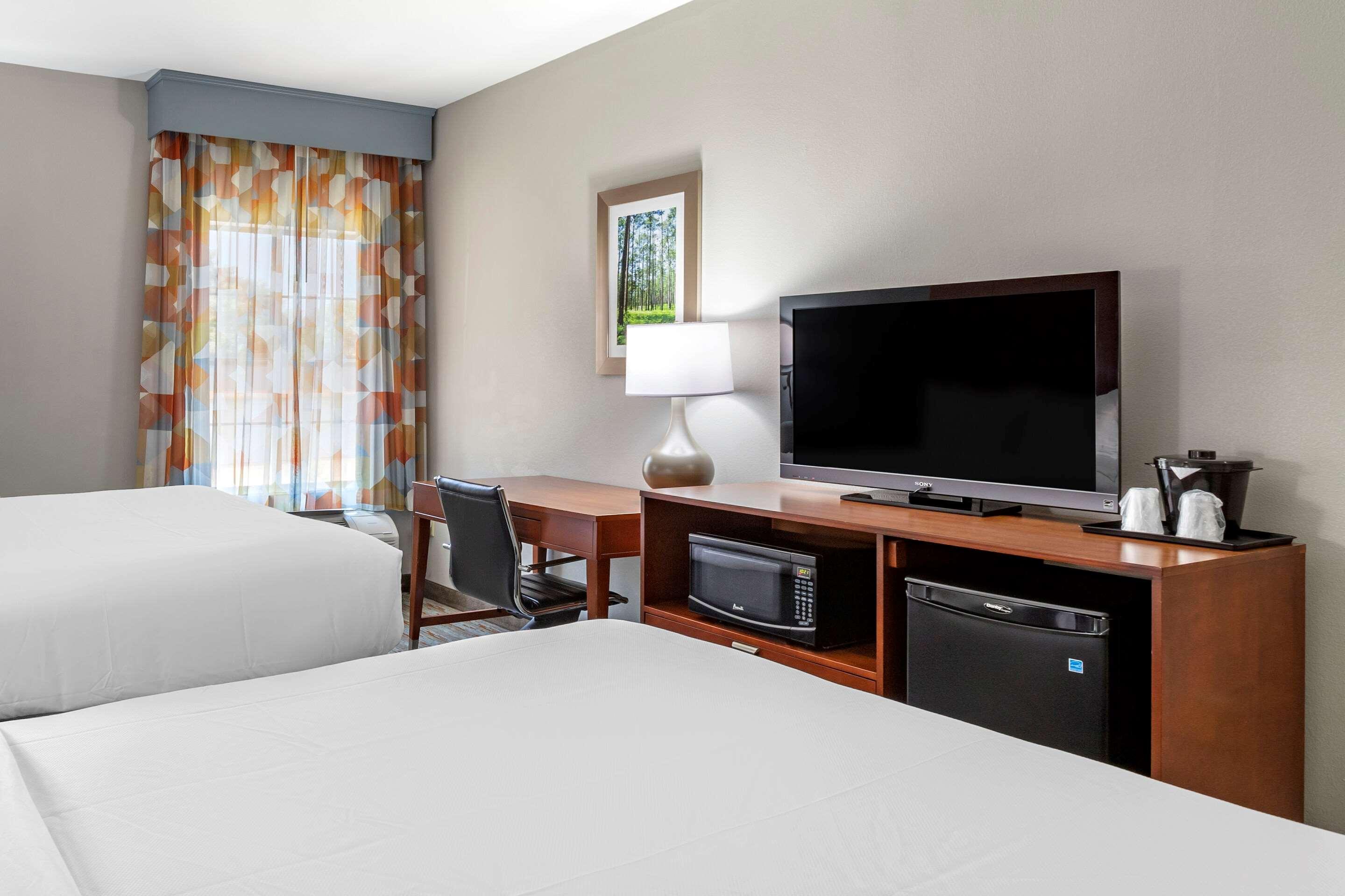 Comfort Inn & Suites Cleveland Esterno foto