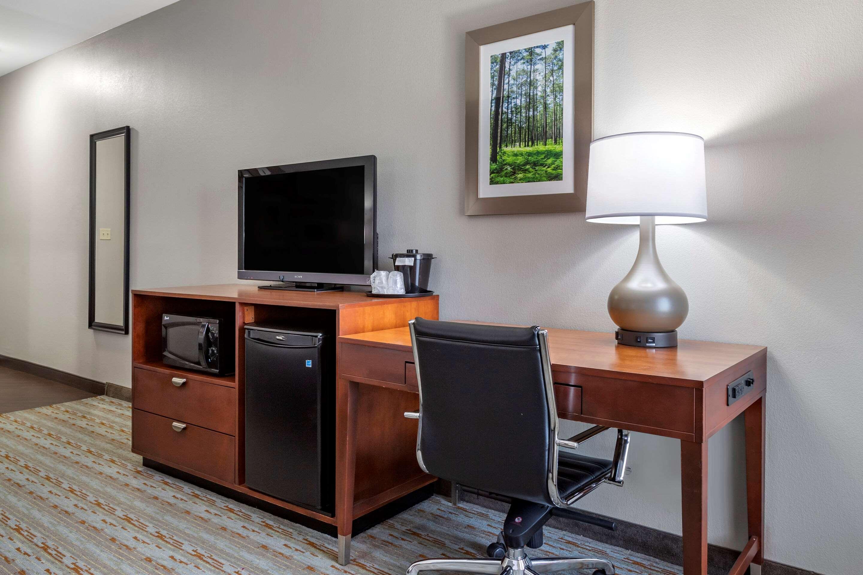 Comfort Inn & Suites Cleveland Esterno foto