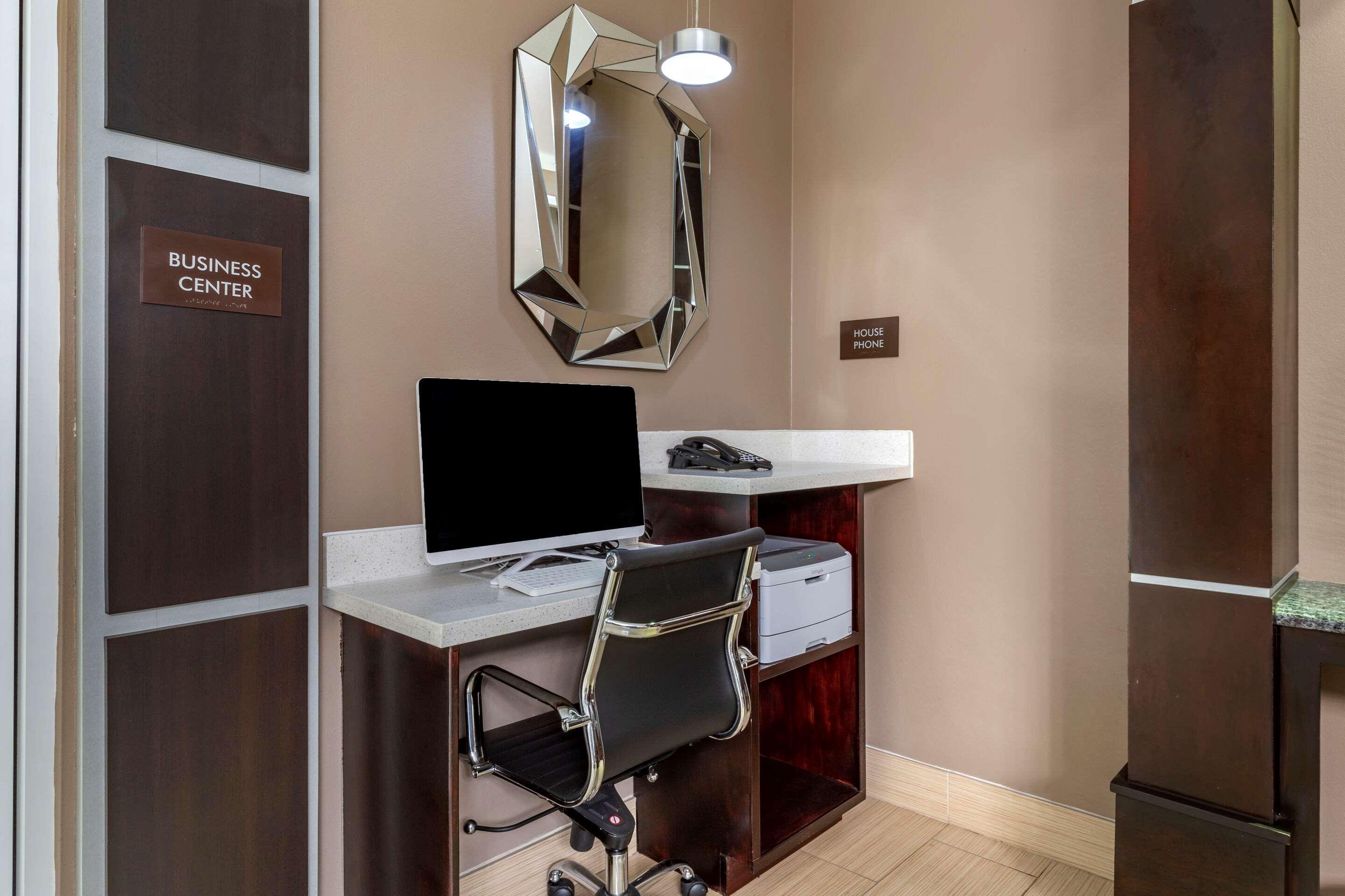 Comfort Inn & Suites Cleveland Esterno foto