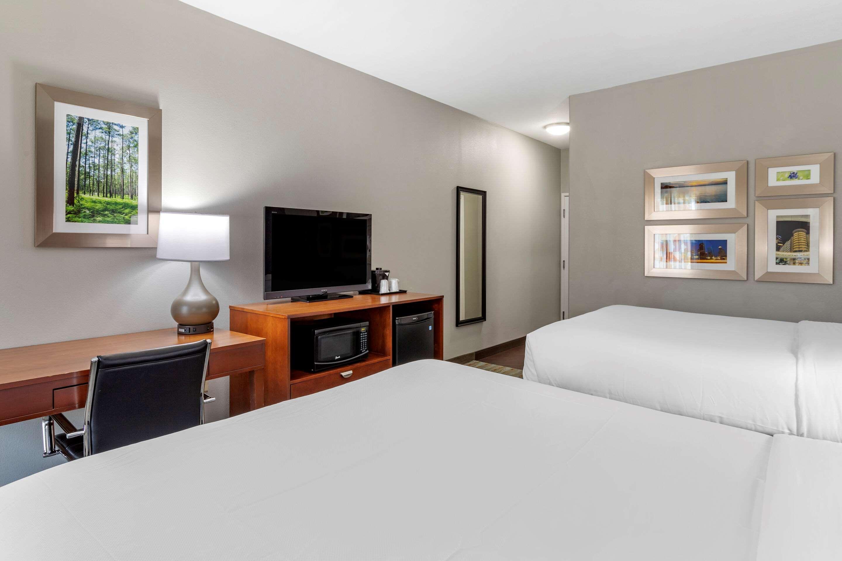 Comfort Inn & Suites Cleveland Esterno foto