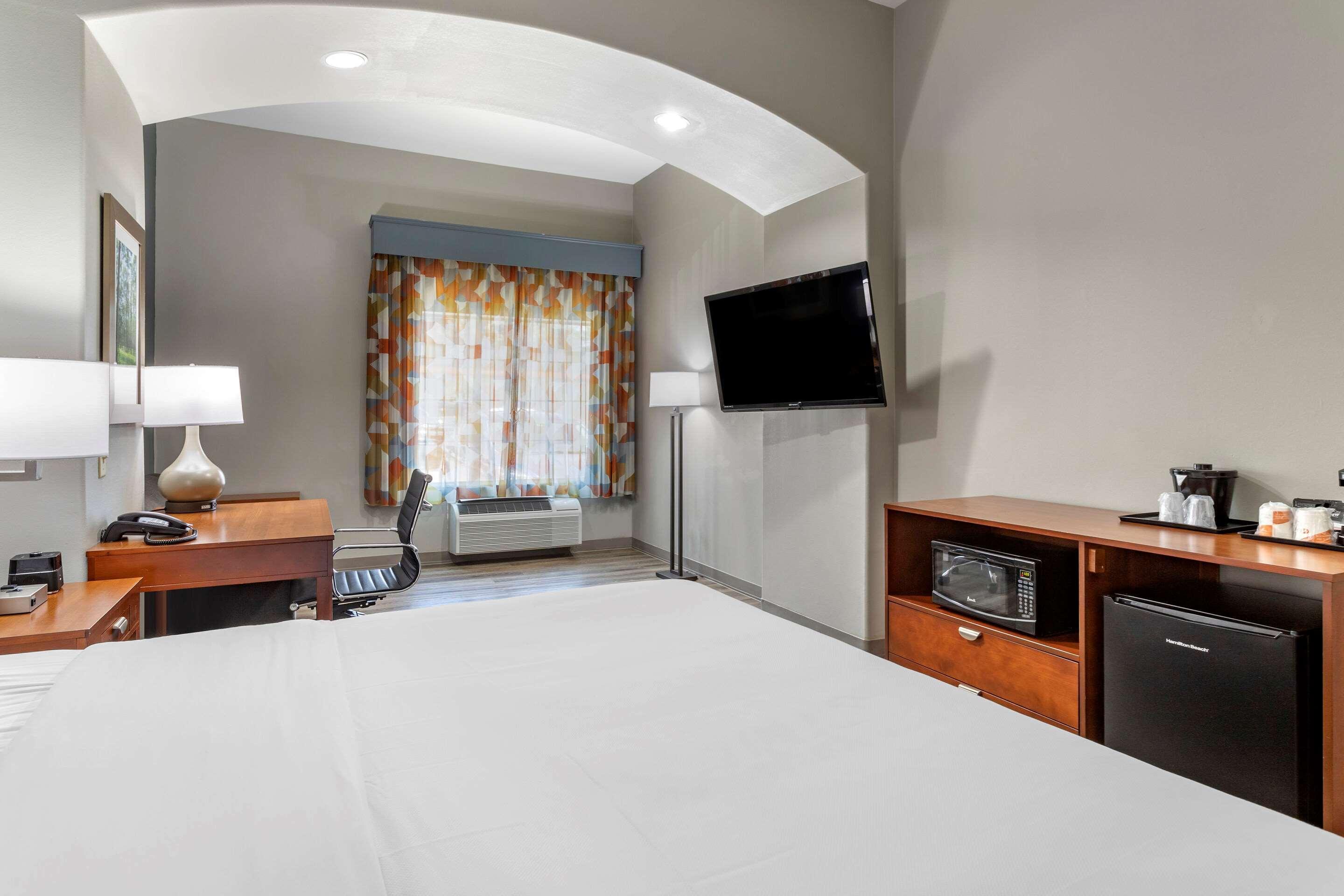 Comfort Inn & Suites Cleveland Esterno foto