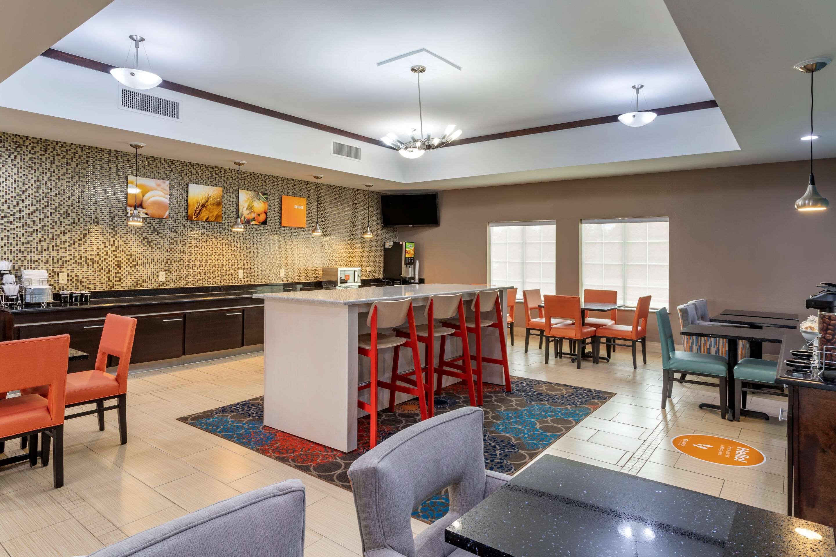 Comfort Inn & Suites Cleveland Esterno foto