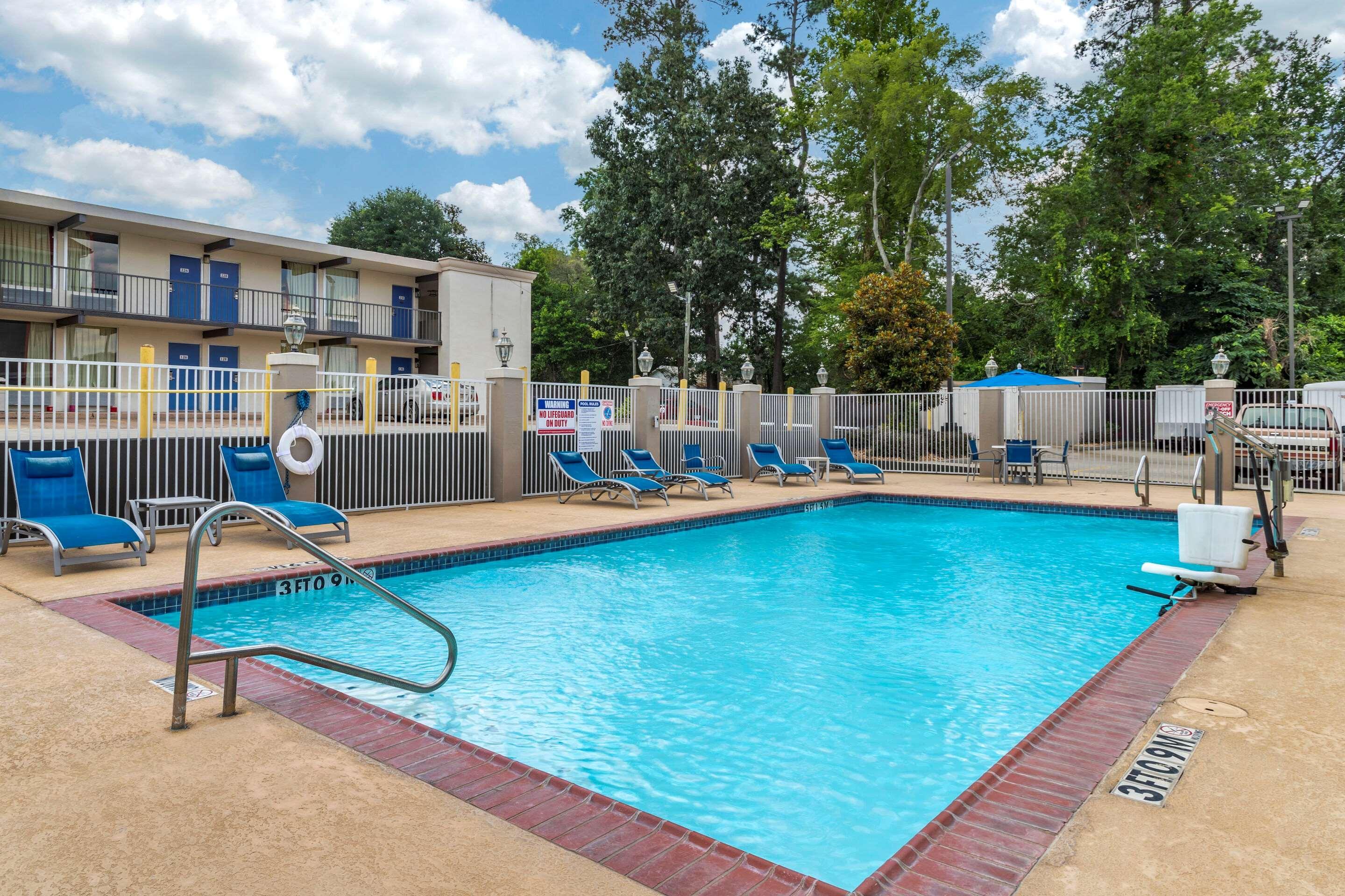 Comfort Inn & Suites Cleveland Esterno foto