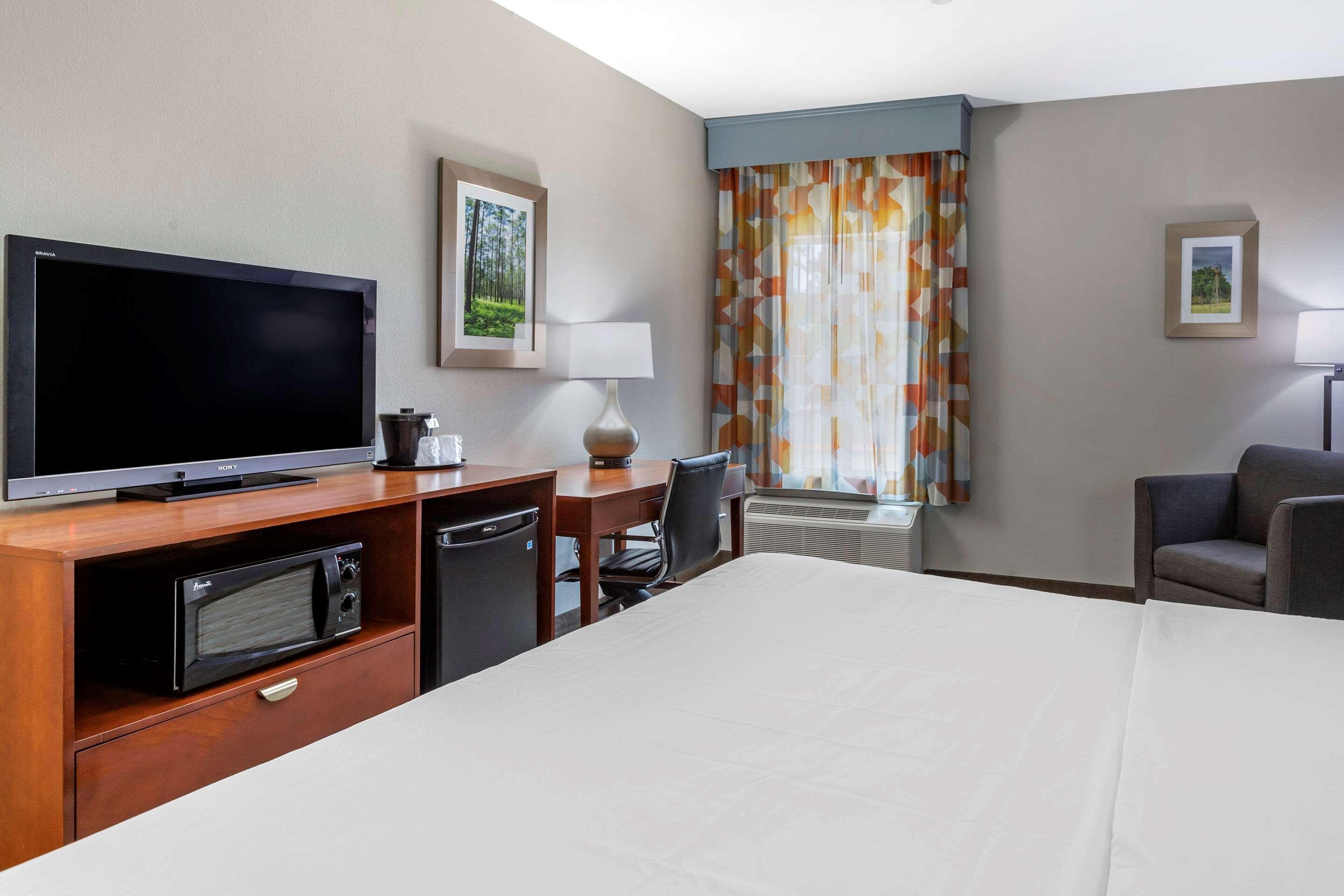 Comfort Inn & Suites Cleveland Esterno foto