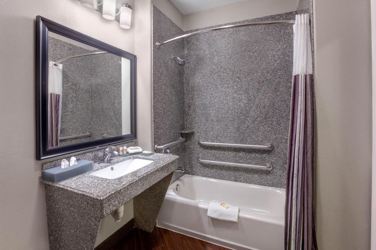 Comfort Inn & Suites Cleveland Esterno foto