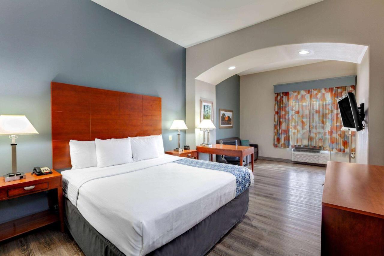 Comfort Inn & Suites Cleveland Esterno foto