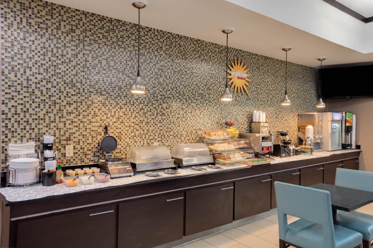 Comfort Inn & Suites Cleveland Esterno foto