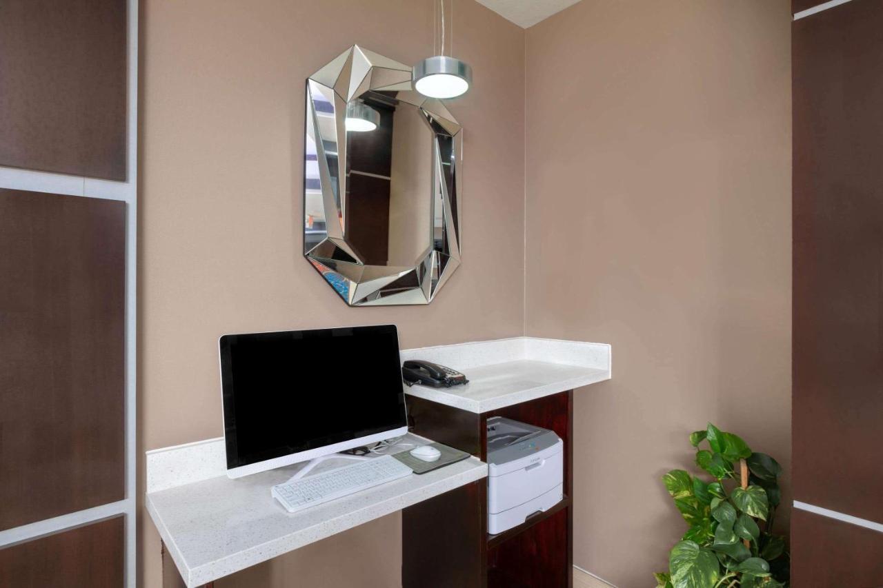 Comfort Inn & Suites Cleveland Esterno foto
